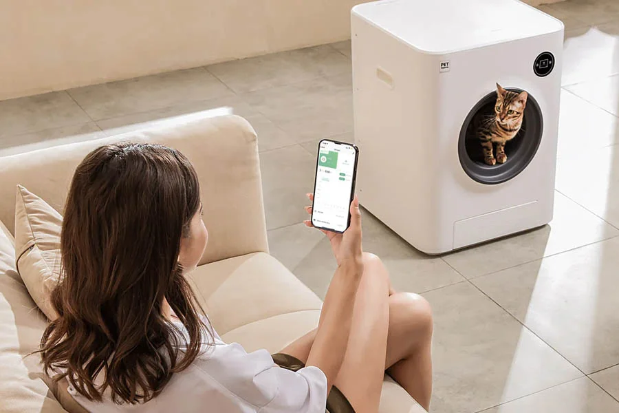 self-cleaning cat litter box
